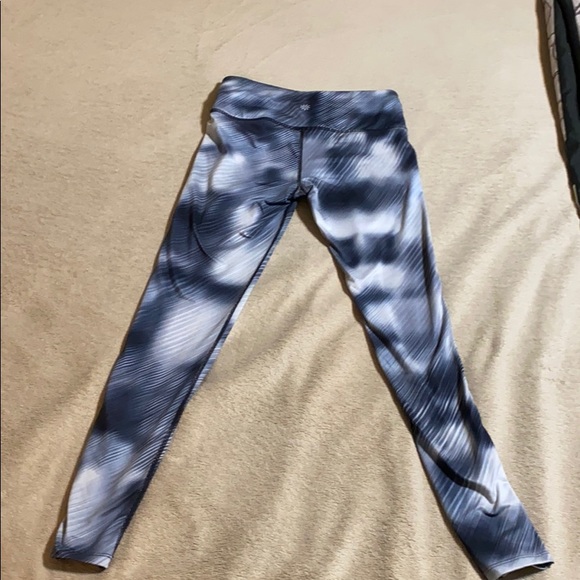 Athleta size XS grey black white leggings - Picture 3 of 3